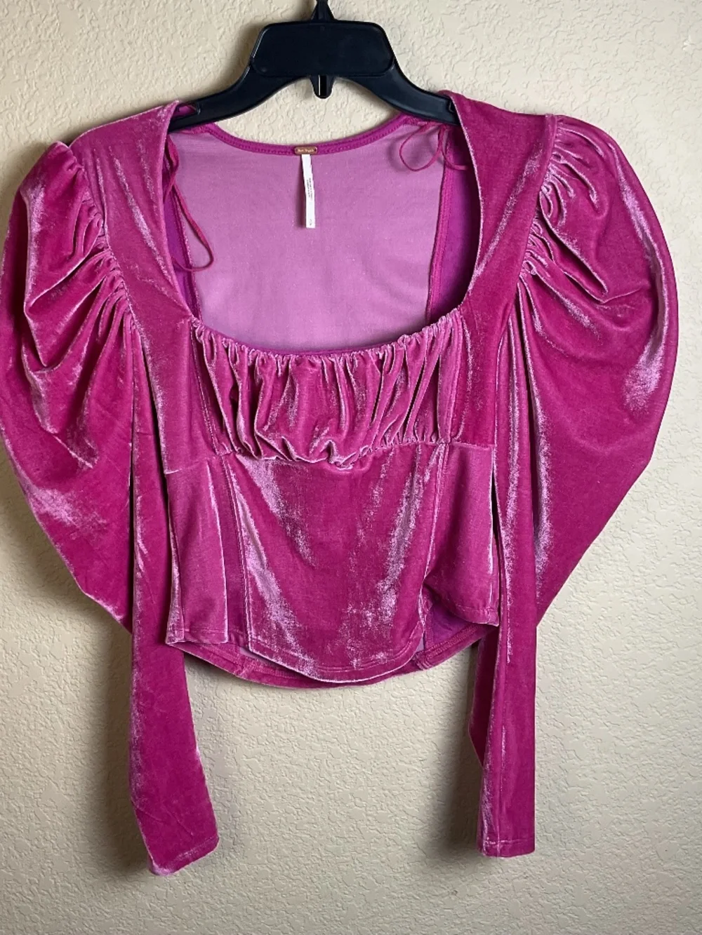 Free People Womens Small Pink Hold Me Velvet Crop Top Ruched Puff Sleeves‎